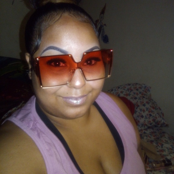 Luxurious Oversized Pink Ombre SunShades - Picture 2 of 3